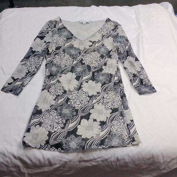 CAbi Tops - Cabi women's large sized long layered top